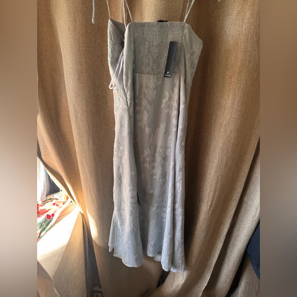 NWT Lulu's Light Blue Floral Midi Dress - Picture 6 of 11